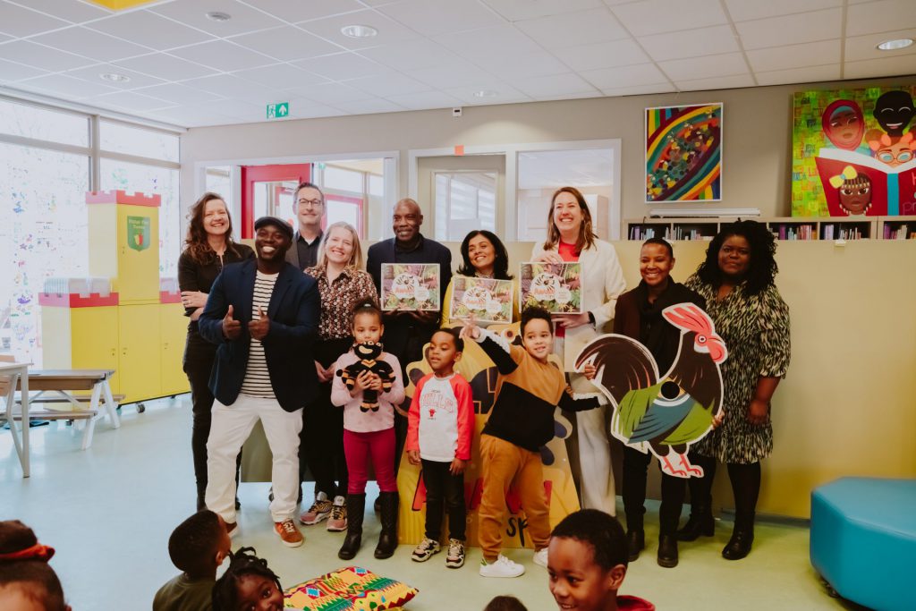 Amsterdamse scholen van start met lessen bij Anansi de spin