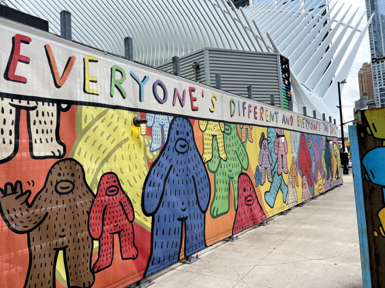Muur in New York met tekst 'Everyone's different'