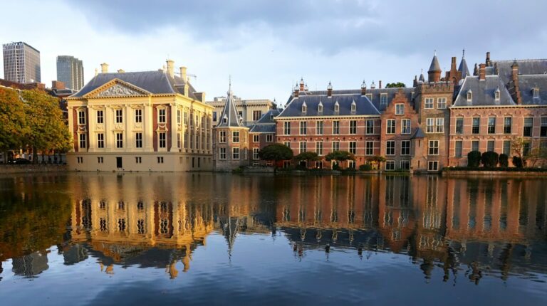 Aanzicht van Mauritshuis en het torentje.